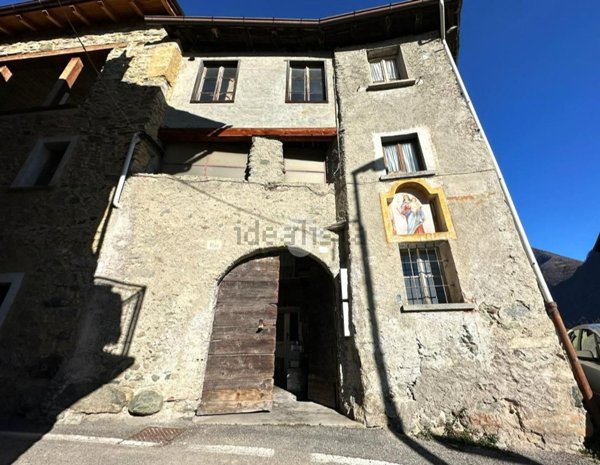 pentavano in vendita a Sondrio in zona Mossini