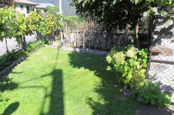 casa indipendente in vendita a Sondrio in zona Ponchiera