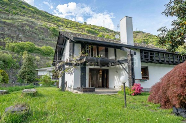 casa indipendente in vendita a Sondrio in zona Centro Città