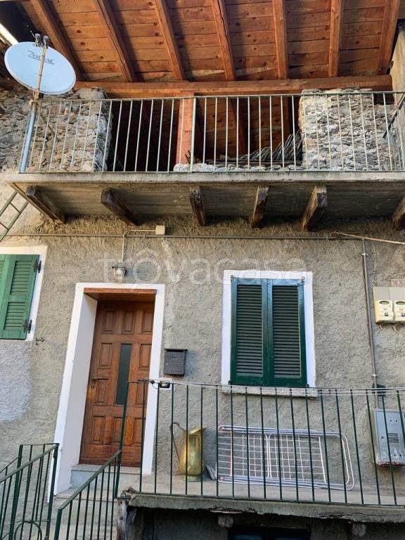 casa indipendente in vendita a Sondrio in zona Centro Città