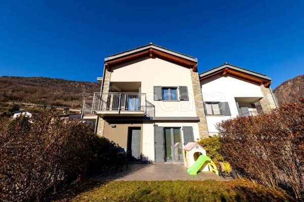 casa indipendente in vendita a Sondrio in zona Mossini