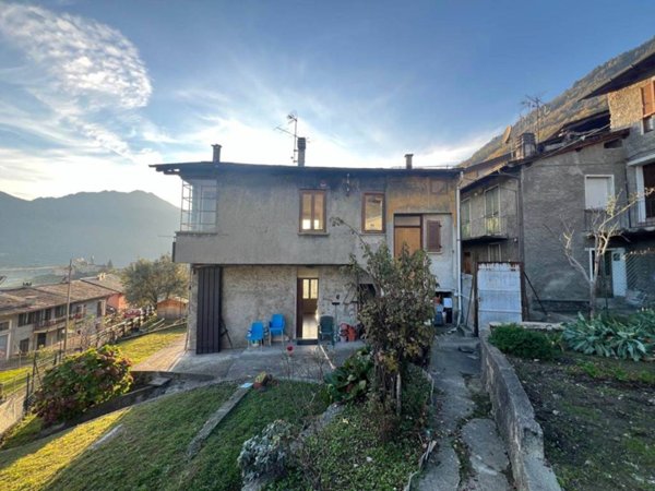 appartamento in vendita a Sondrio in zona Mossini