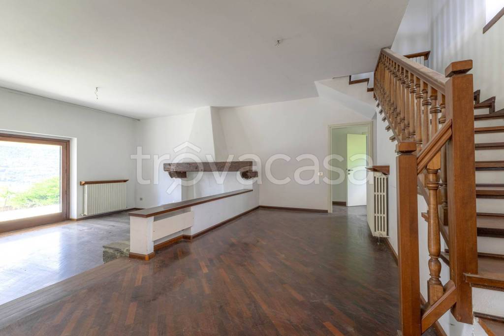 casa indipendente in vendita a Sondrio in zona Mossini