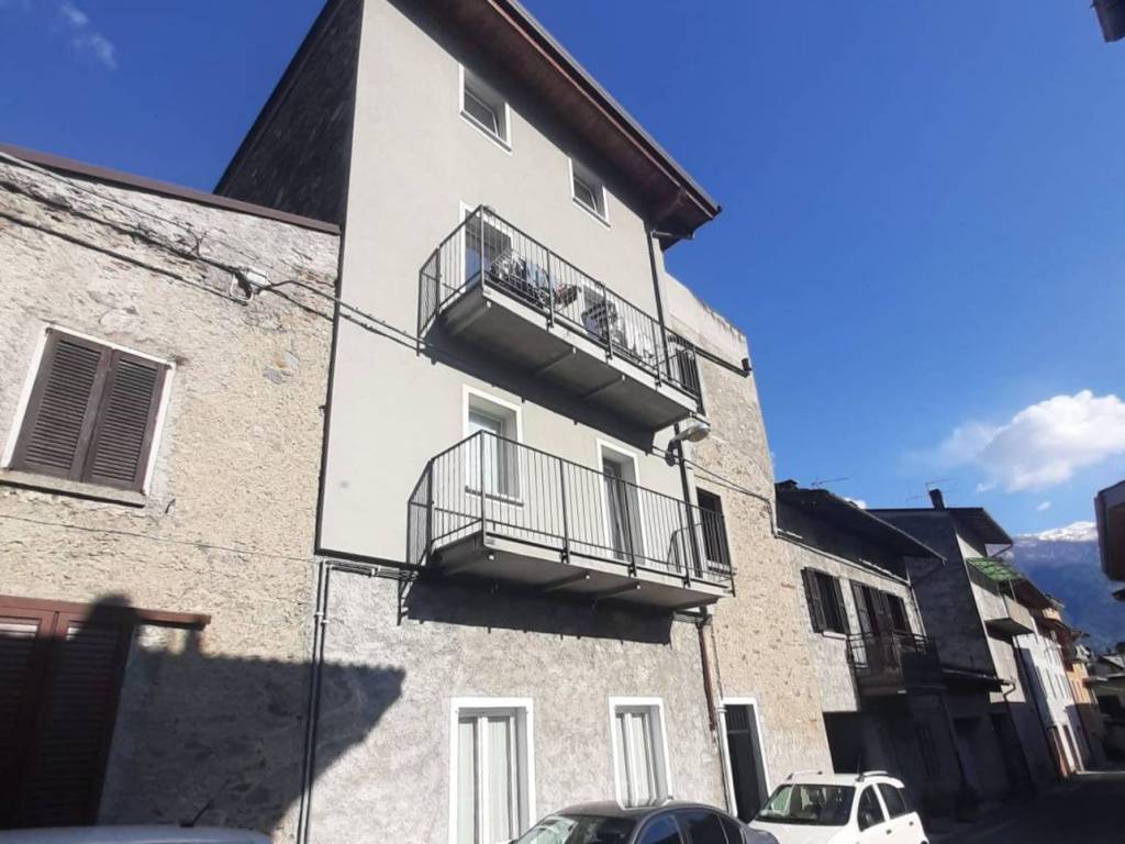 appartamento in vendita a Sondrio in zona Ponchiera