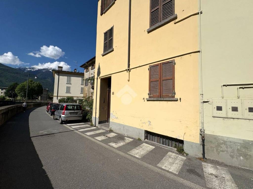 appartamento in vendita a Sondrio in zona Centro Città
