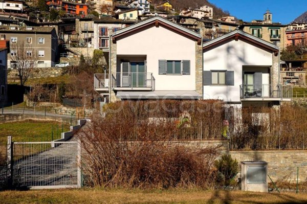 casa indipendente in vendita a Sondrio in zona Mossini