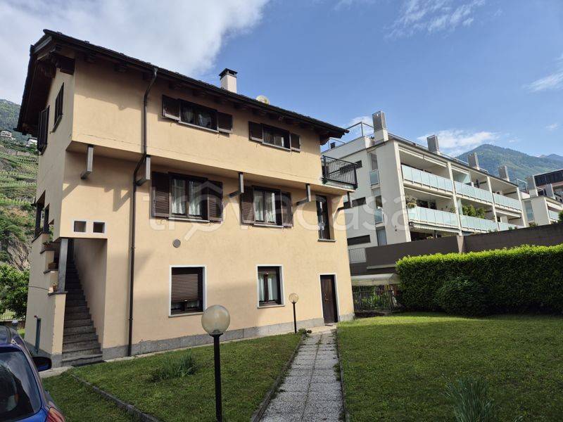 casa indipendente in vendita a Sondrio in zona Viale Milano