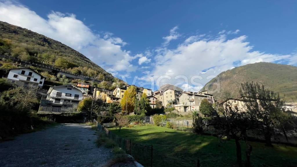 casa indipendente in vendita a Sondrio in zona Mossini