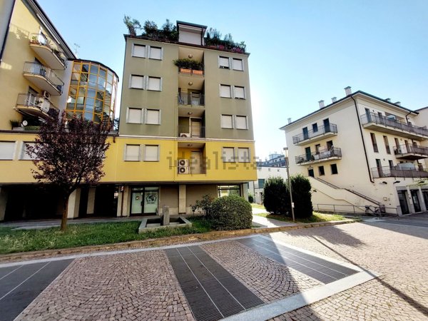 appartamento in vendita a Sondrio in zona Centro Città