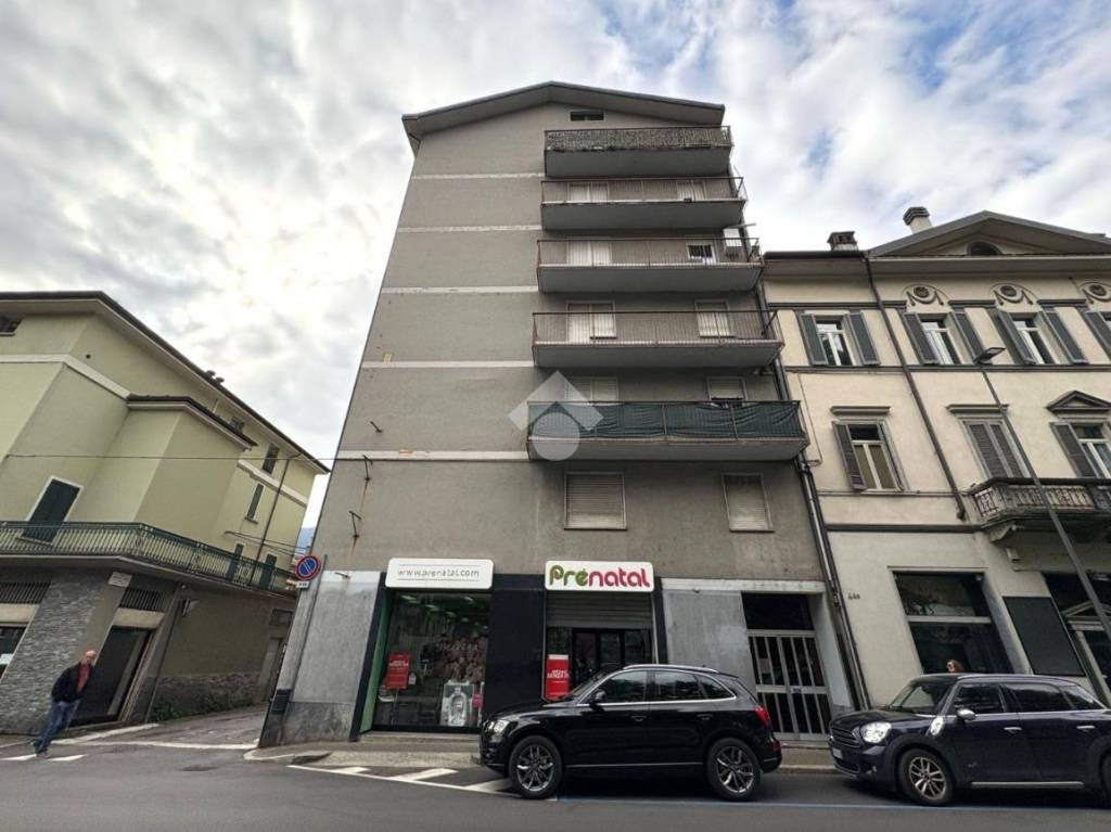 appartamento in vendita a Sondrio in zona Piazzale Bertacchi