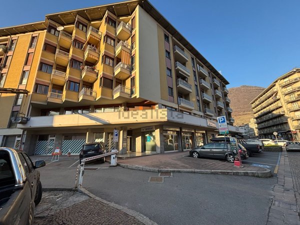 appartamento in vendita a Sondrio in zona Centro Città