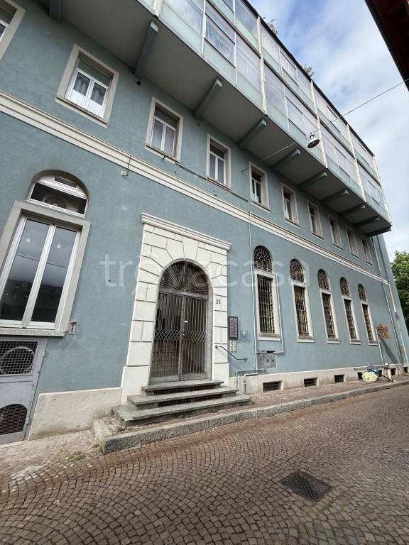 appartamento in vendita a Sondrio in zona Piazzale Bertacchi