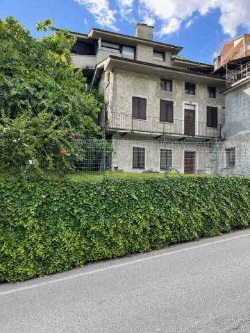 casa indipendente in vendita a Sondrio in zona Mossini