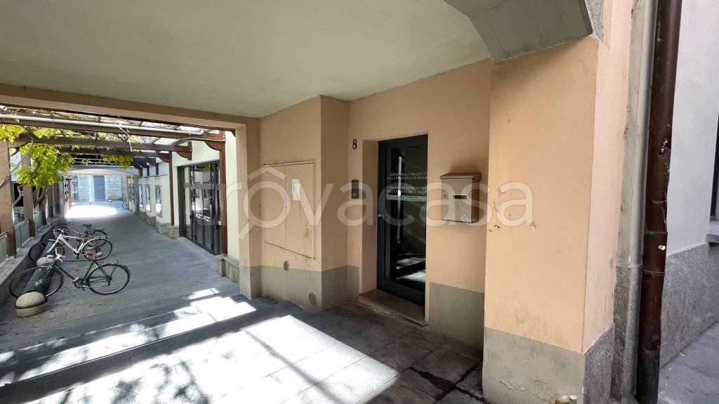 ufficio in vendita a Sondrio in zona Centro Città