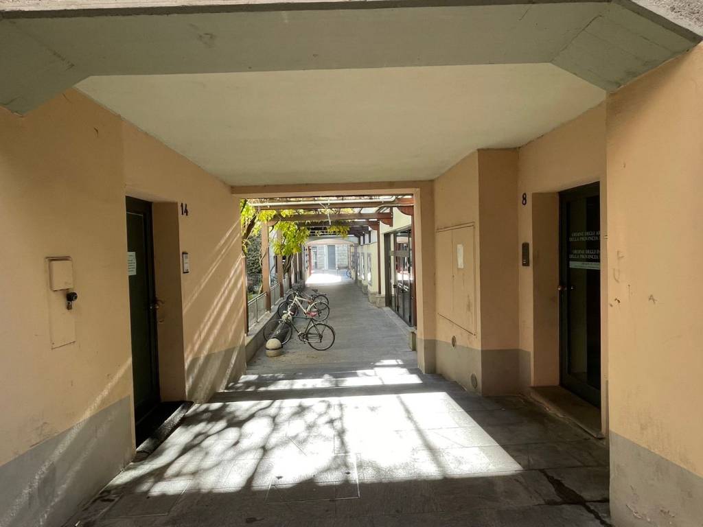 ufficio in vendita a Sondrio in zona Centro Città