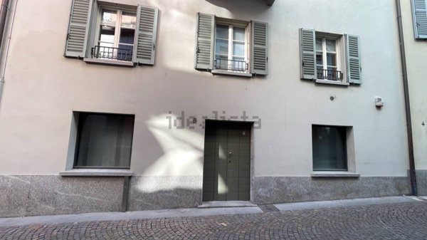 ufficio in vendita a Sondrio in zona Centro Città