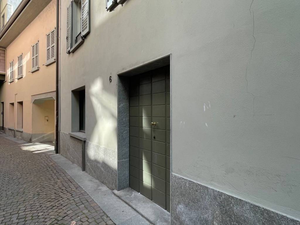 ufficio in vendita a Sondrio in zona Centro Città