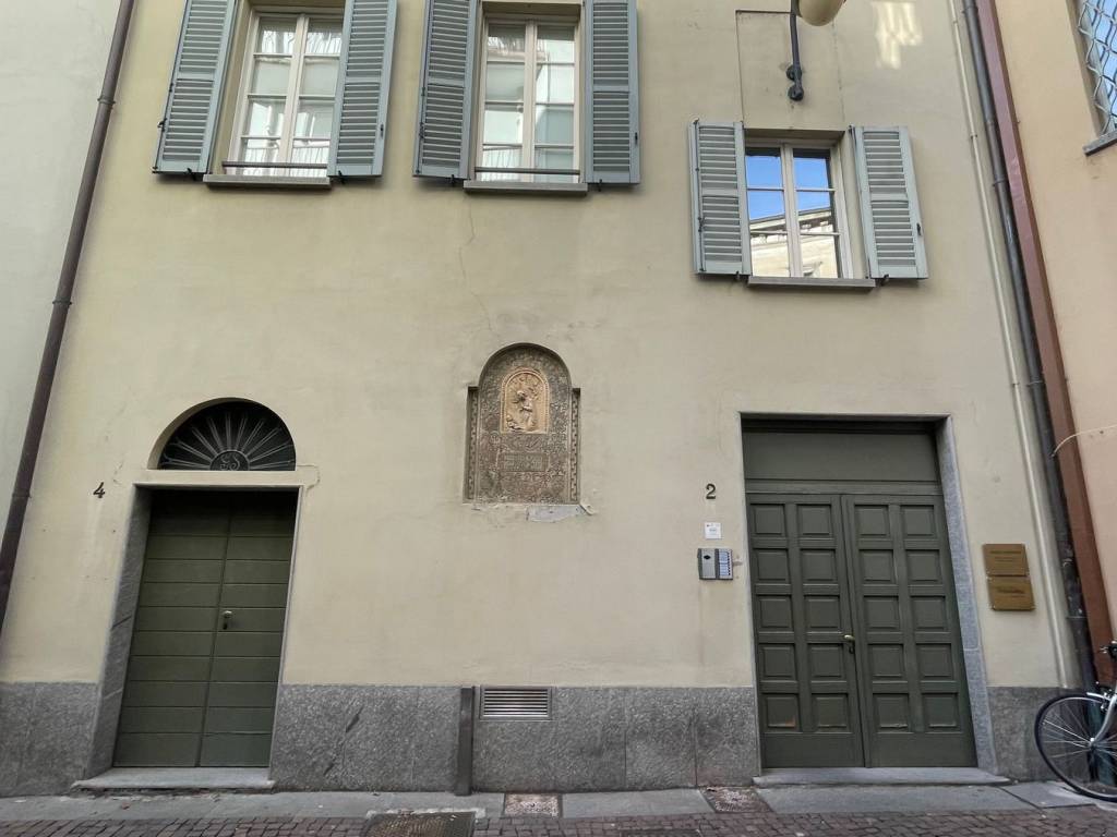 ufficio in vendita a Sondrio in zona Centro Città