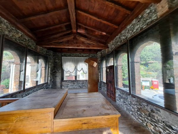intera palazzina in vendita a Sondrio in zona Sassella