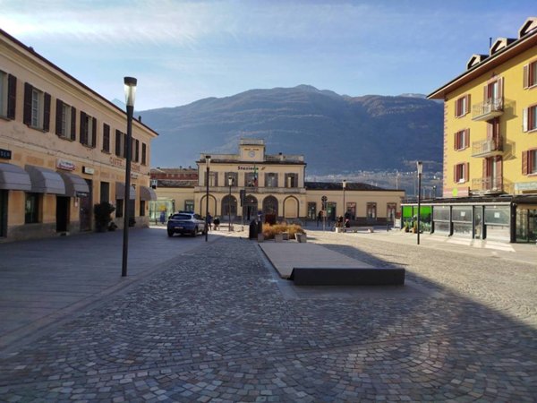 appartamento in vendita a Sondrio in zona Centro Città