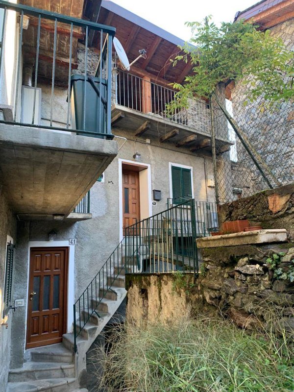 casa indipendente in vendita a Sondrio in zona Centro Città