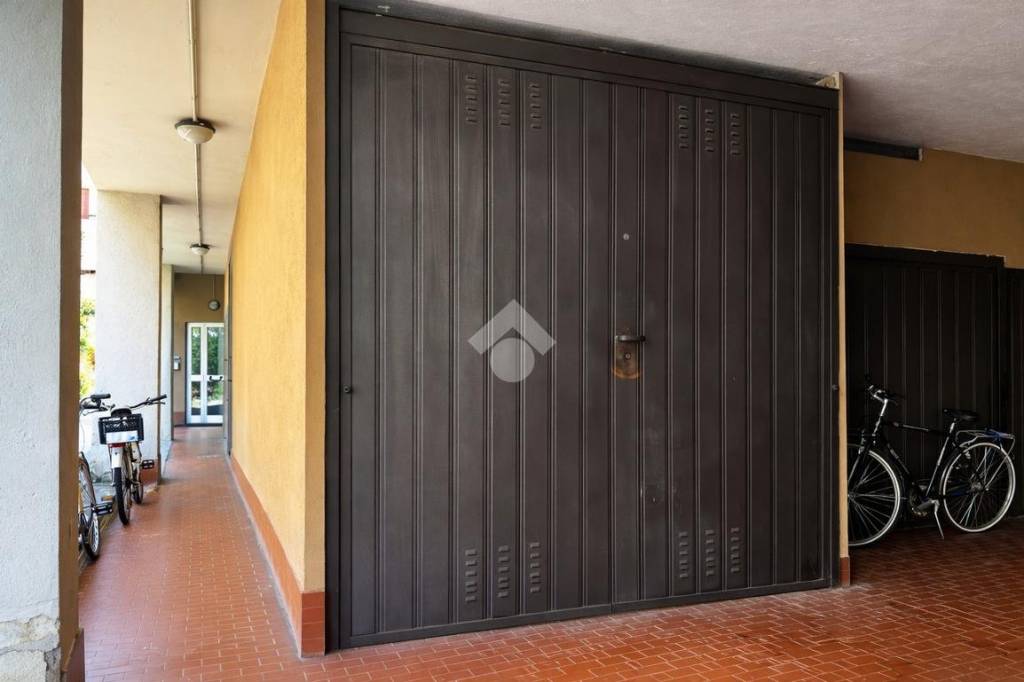 negozio in vendita a Sondrio in zona Centro Città