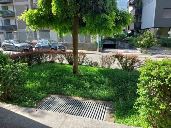 negozio in vendita a Sondrio in zona Centro Città