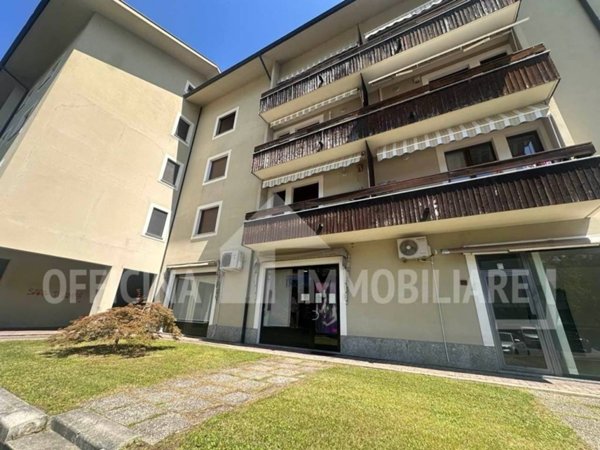 negozio in vendita a Sondrio in zona Centro Città