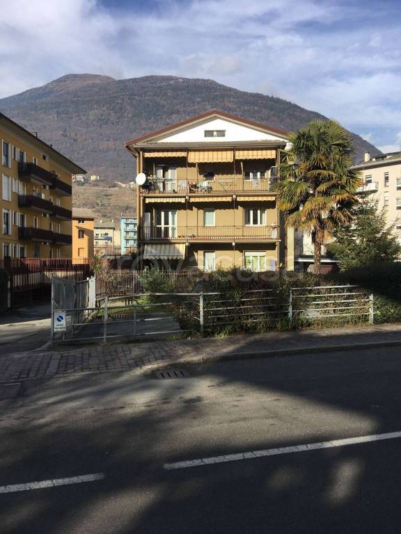 appartamento in vendita a Sondrio in zona Centro Città