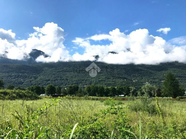 terreno edificabile in vendita a Sondrio