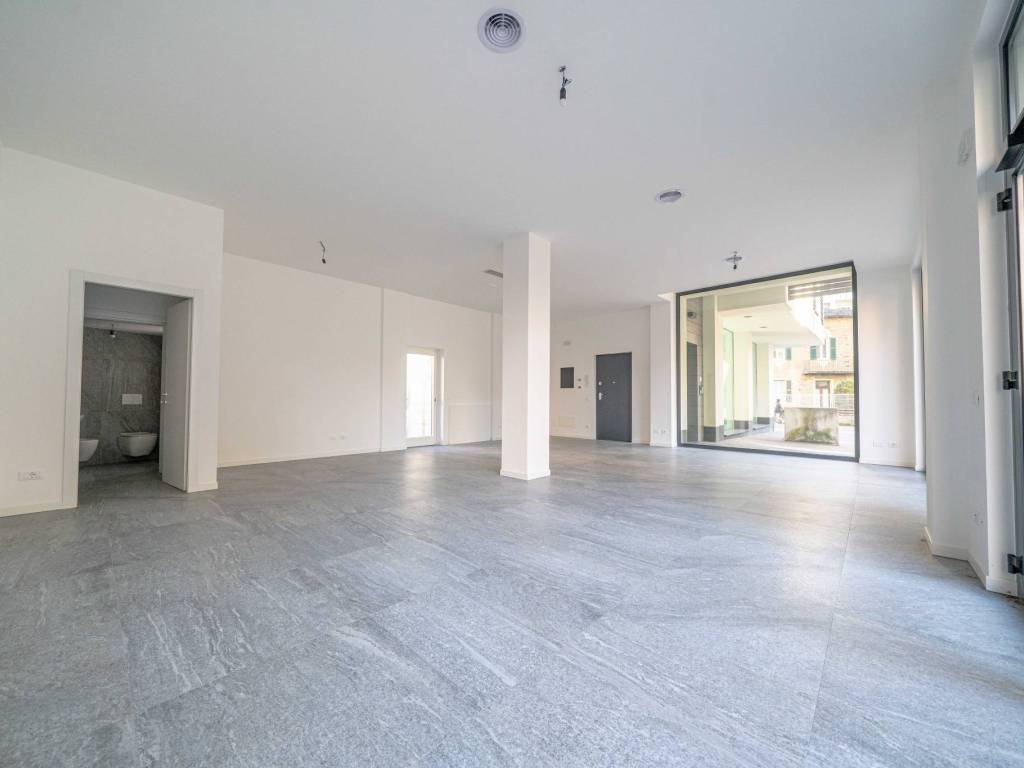 negozio in vendita a Sondrio