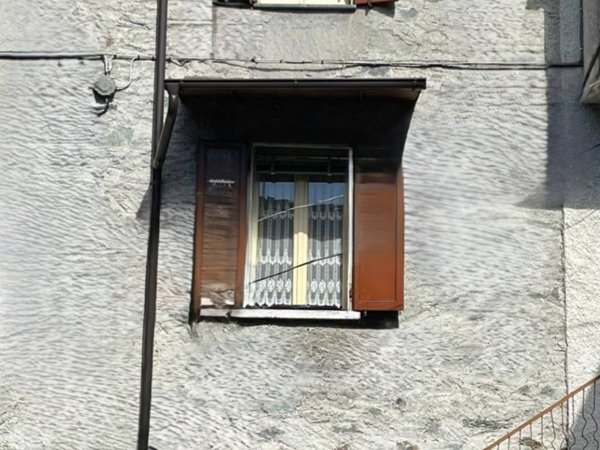 appartamento in vendita a Sondrio in zona Triangia