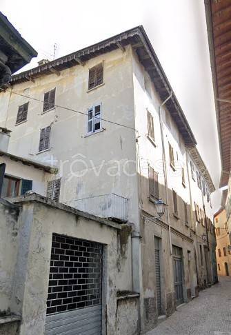 locale commerciale in vendita a Sondrio