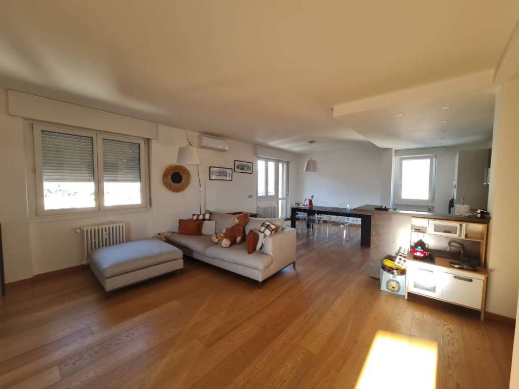 appartamento in vendita a Sondrio in zona Centro Città