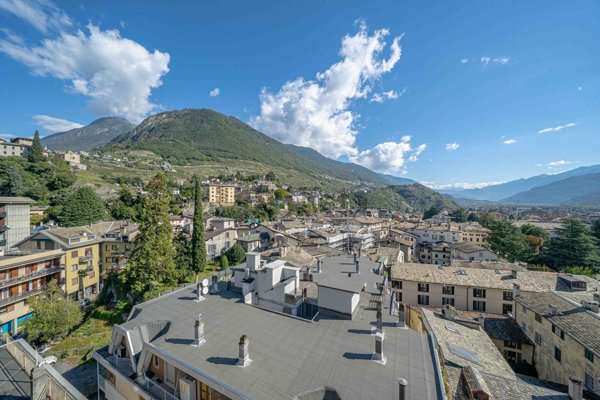 appartamento in vendita a Sondrio in zona Centro Città