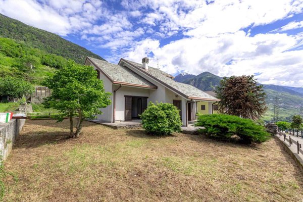 casa indipendente in vendita a Sondrio in zona Sant'Anna