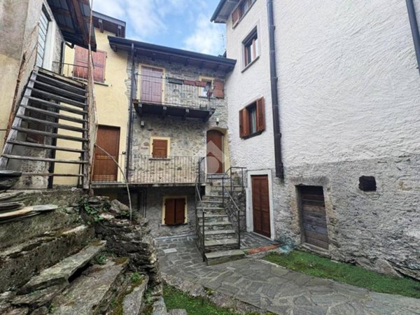 appartamento in vendita a Sondrio in zona Pradella