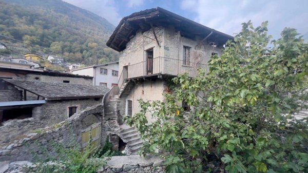 casa indipendente in vendita a Sondrio in zona Mossini