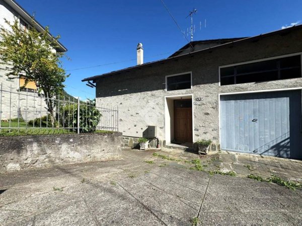 casa indipendente in vendita a Sondrio in zona Mossini