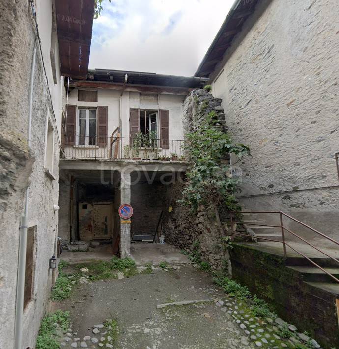 casa indipendente in vendita a Sondrio in zona Colda