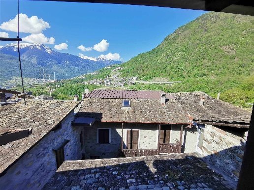 casa indipendente in vendita a Sondrio in zona Ponchiera