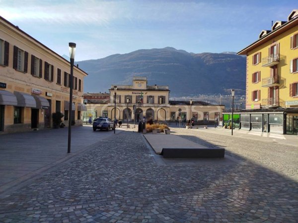 appartamento in vendita a Sondrio in zona Centro Città