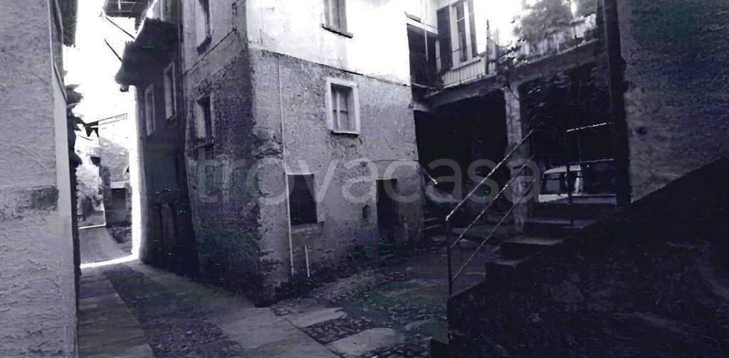 appartamento in vendita a Sondrio in zona Colda