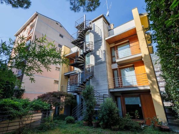 casa indipendente in vendita a Sondrio in zona Centro Città