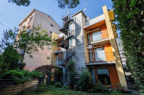 casa indipendente in vendita a Sondrio in zona Centro Città