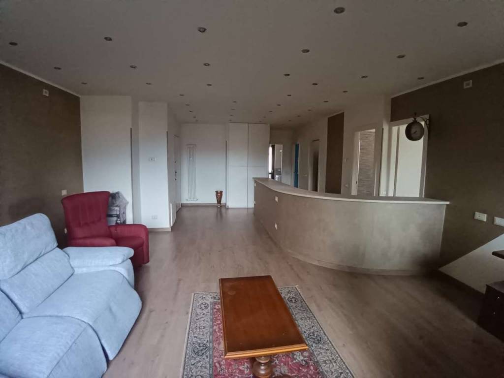 appartamento in vendita a Sondrio in zona Centro Città