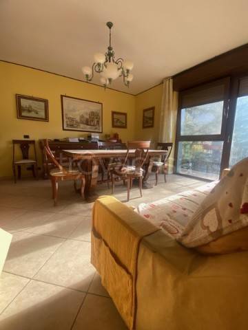 appartamento in vendita a Sondrio in zona Centro Città