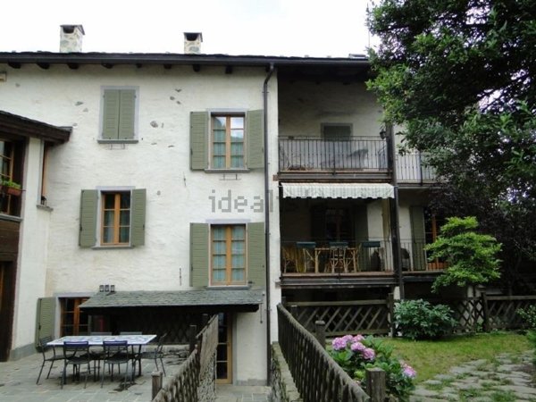 casa indipendente in vendita a Sondrio in zona Mossini