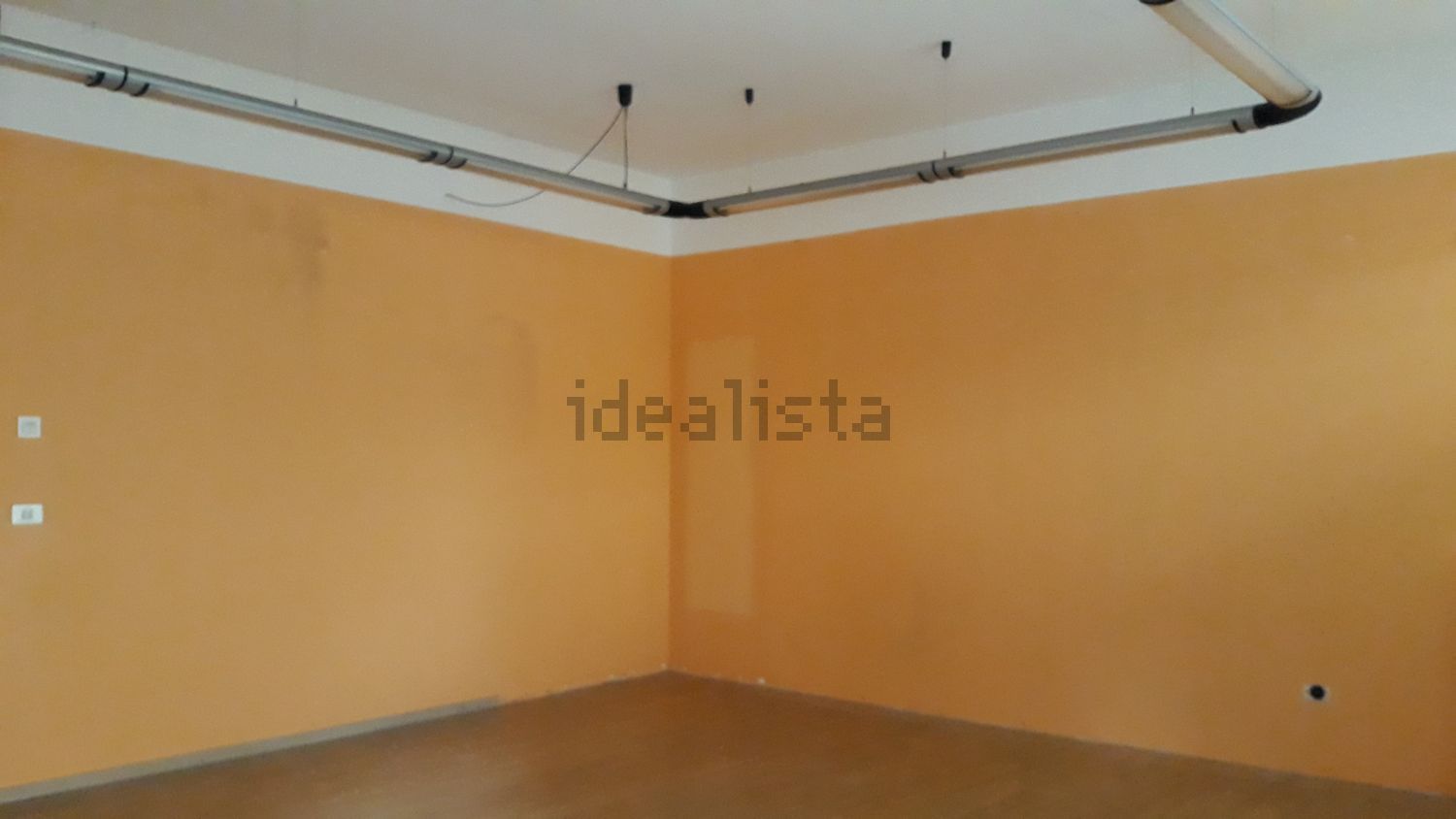 ufficio in vendita a Sondrio in zona Ospedale