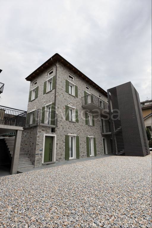 appartamento in vendita a Sondrio in zona Lungo Mallero